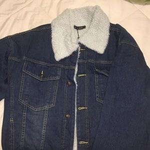 Jean jacket with fur